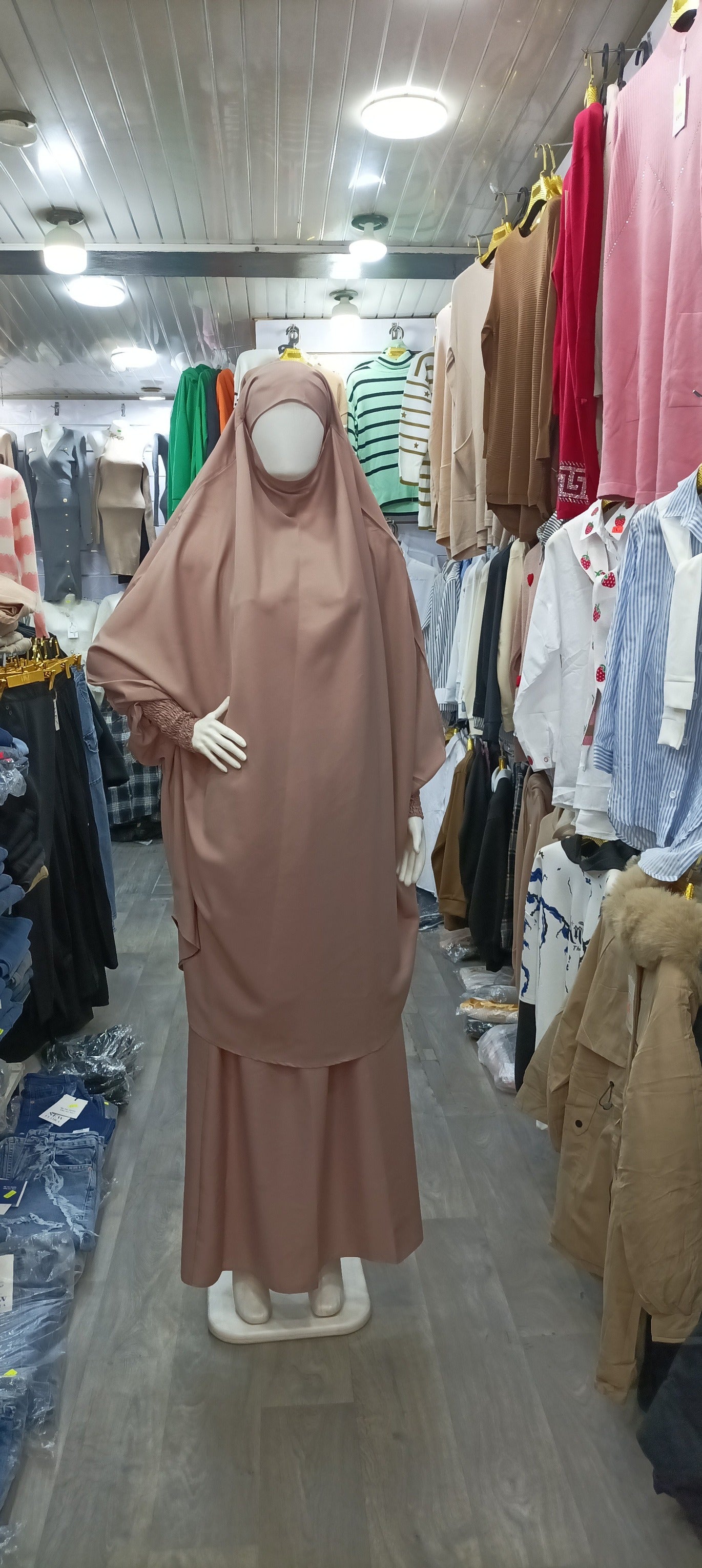 جلباب أنيق بلمسة حريرية